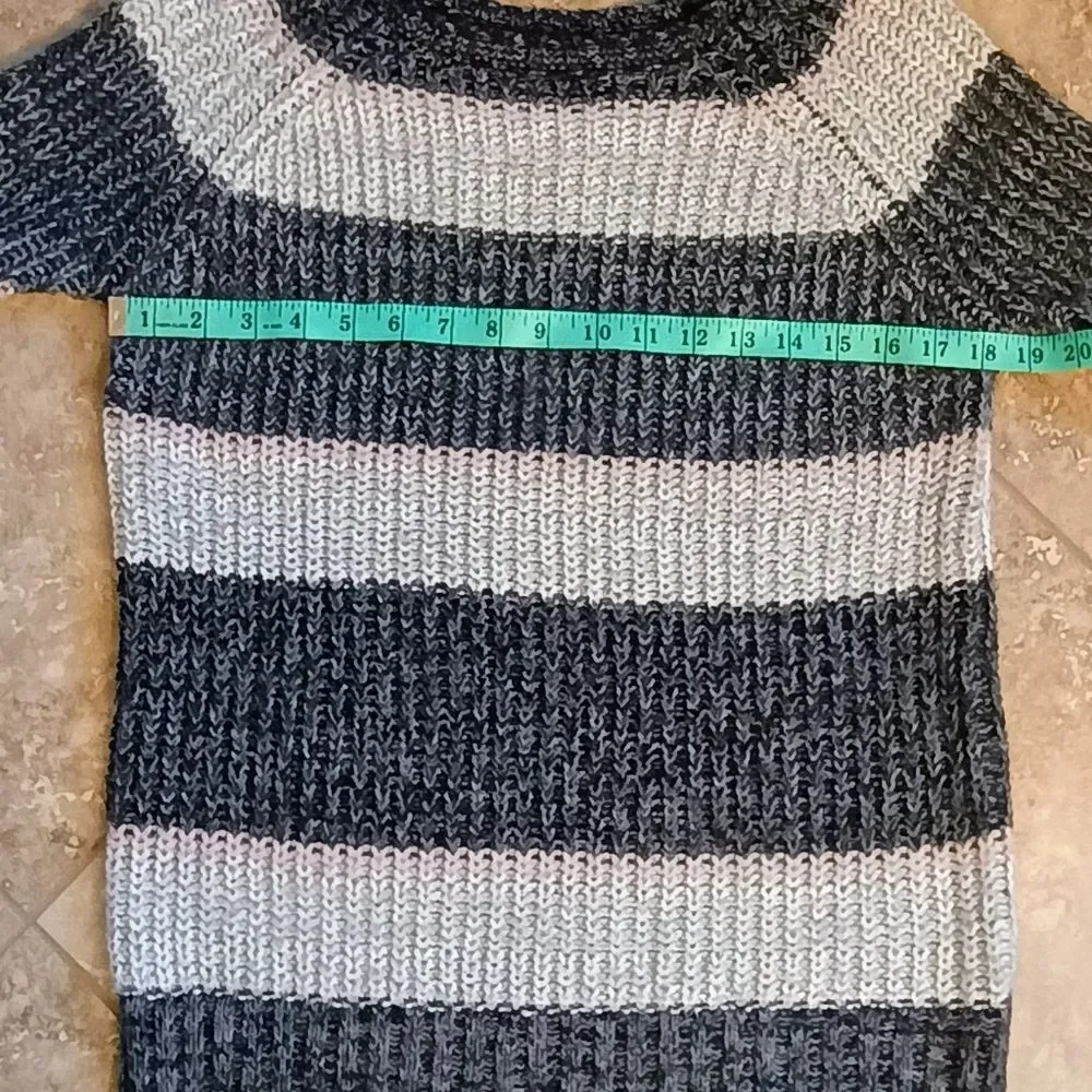 Women's American Eagle Knit Jegging Sweater - Gray And Pink Striped - Size Small